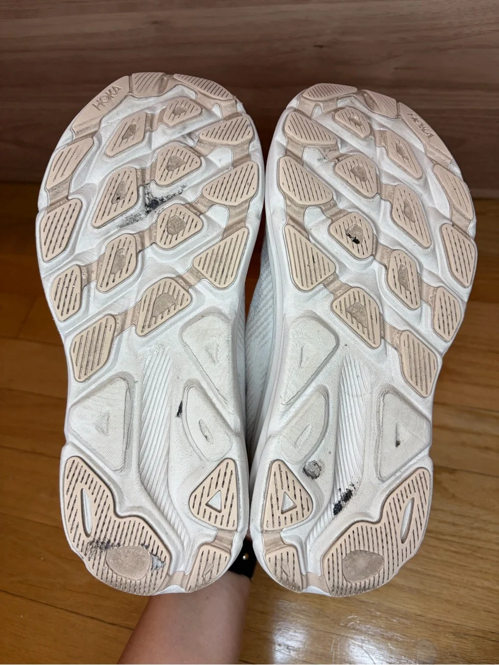 Hoka Women's Clifton 9 Sneakers - Size 7.5